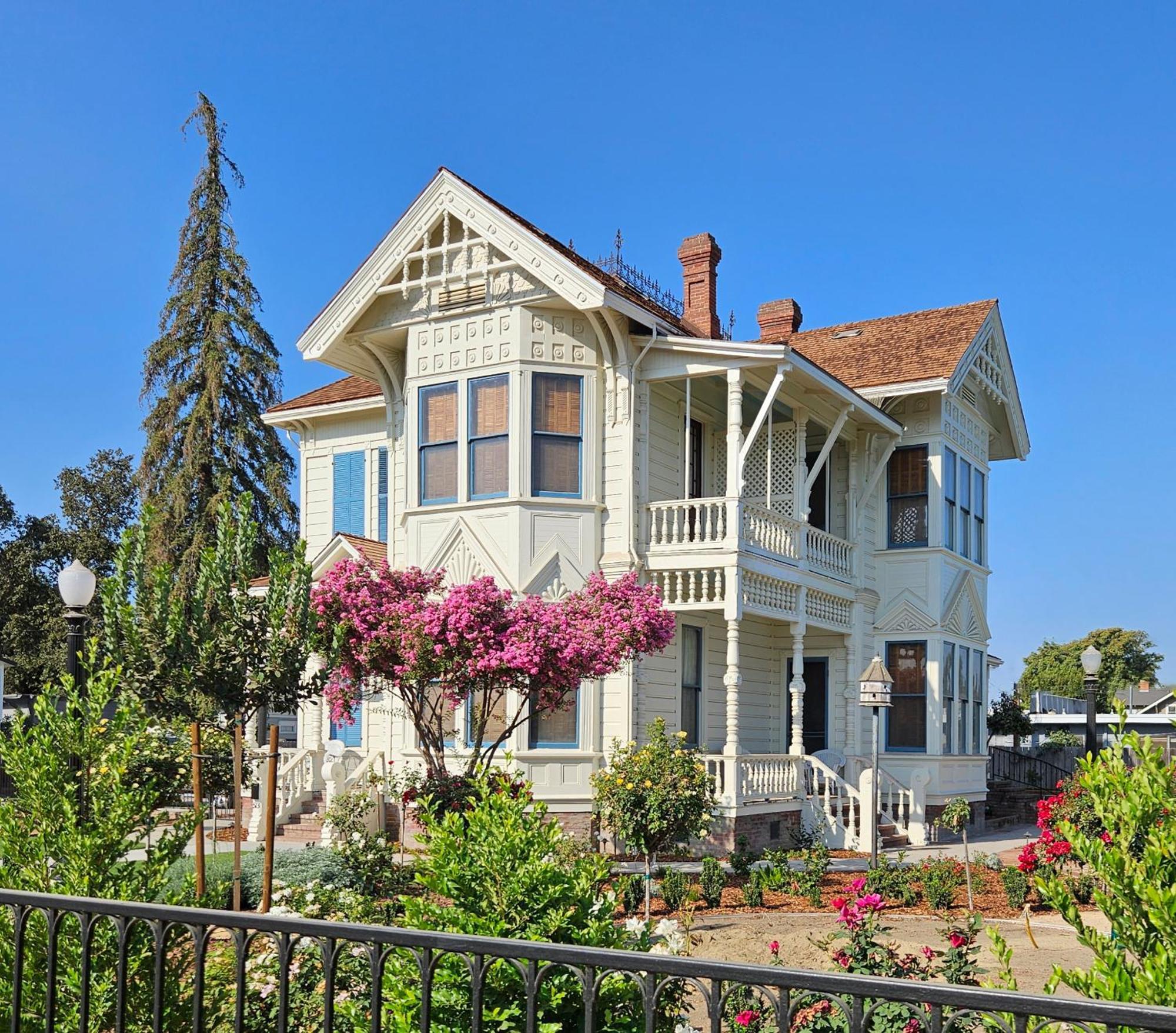 The Jd Hyde Historic Inn 维塞利亚 外观 照片